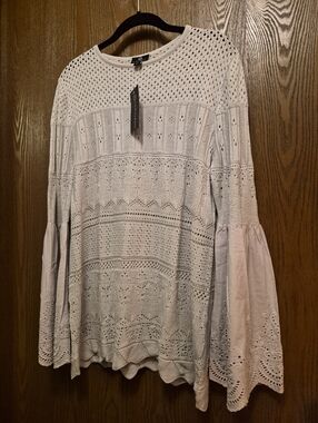 New With Tags Curations Gray Crochet Bell-Sleeve Sweater Top - Light Gray Size M